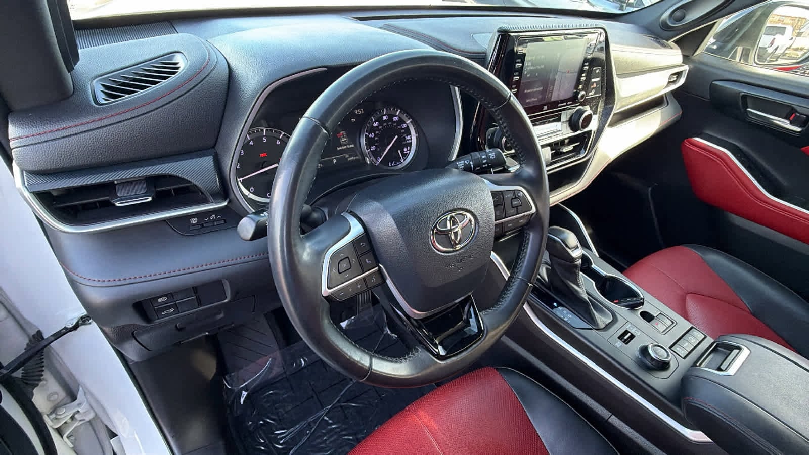 Thumbnail: 2022 Toyota Highlander - 10