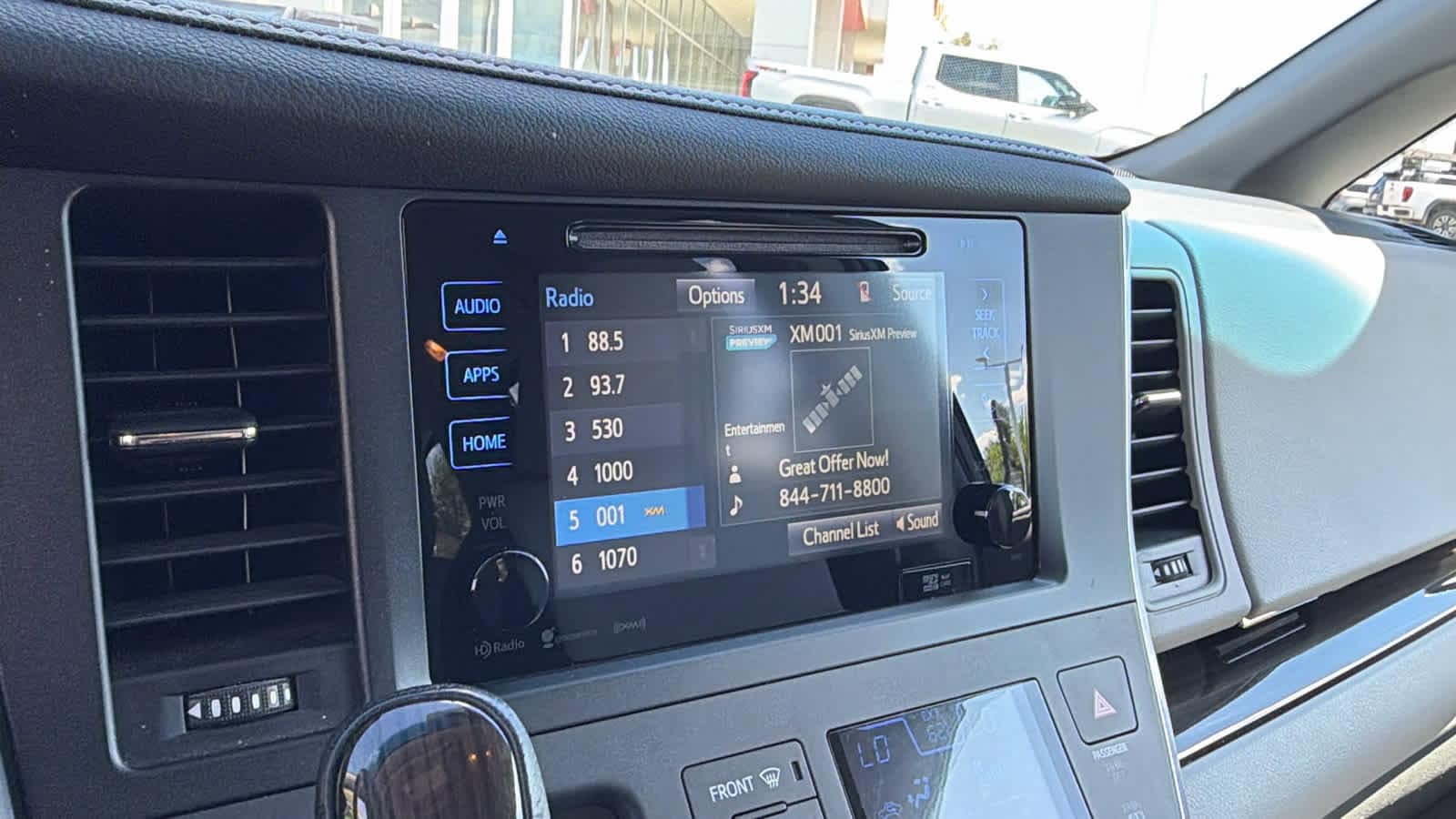 Thumbnail: 2017 Toyota Sienna - 15