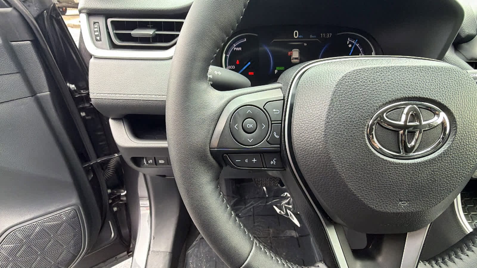 Thumbnail: 2025 Toyota RAV4 - 19