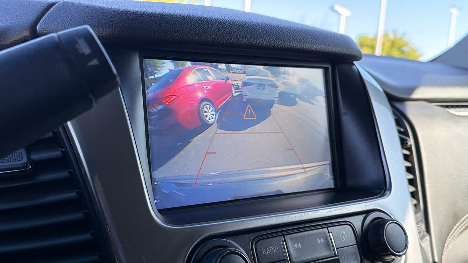 Thumbnail: 2019 Chevrolet Tahoe - 16