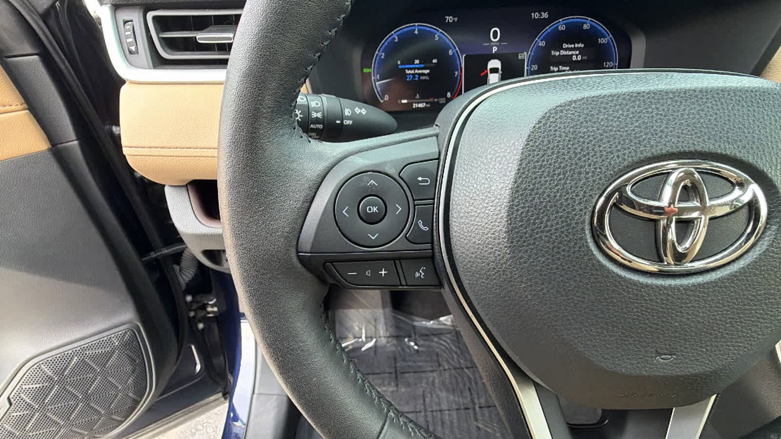 Thumbnail: 2023 Toyota RAV4 - 19