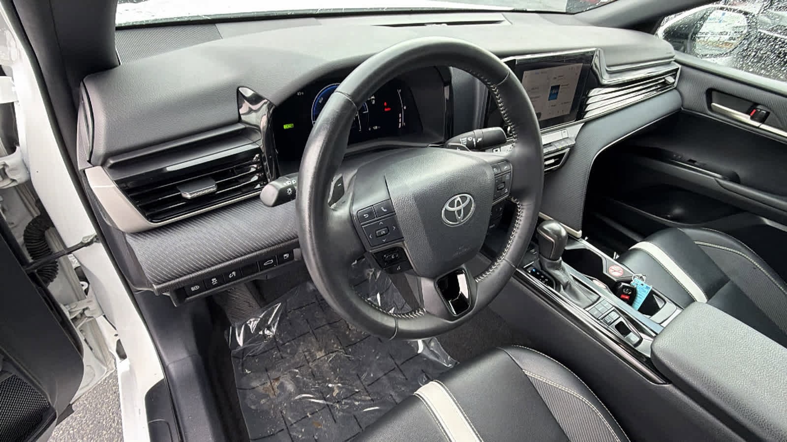 Thumbnail: 2025 Toyota Camry - 10