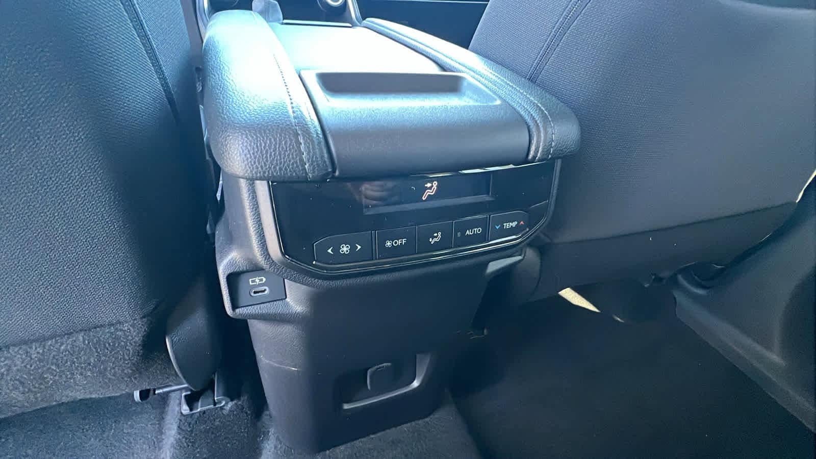 2025 Toyota Grand Highlander  25