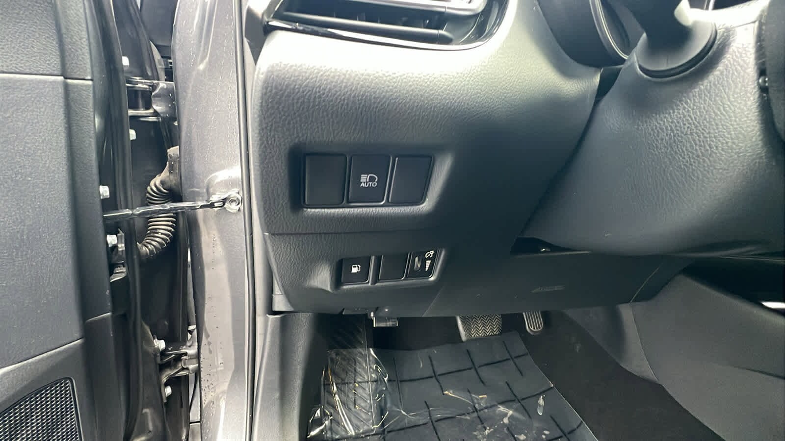 Thumbnail: 2022 Toyota C-HR - 22