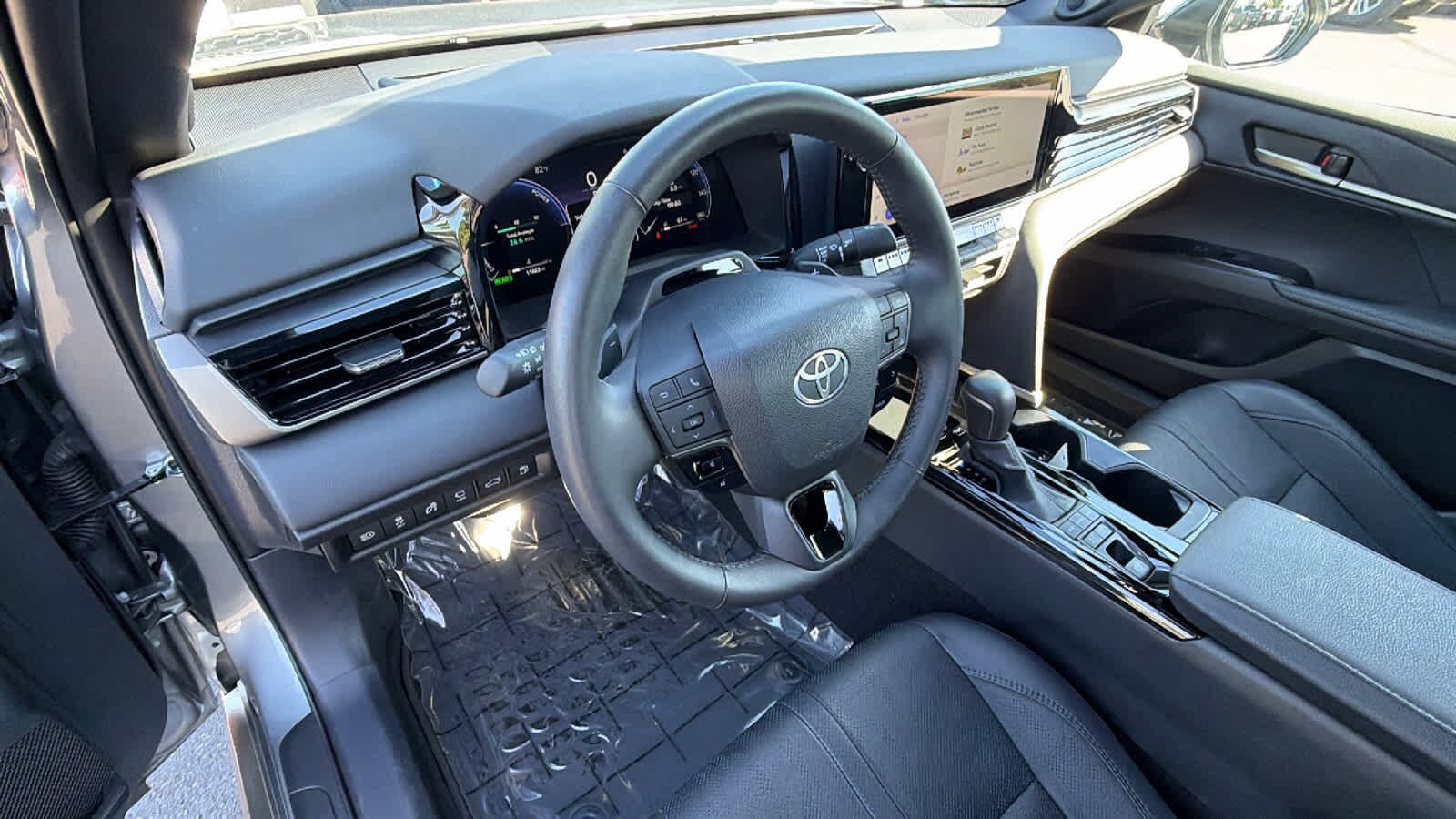 Thumbnail: 2025 Toyota Camry - 10