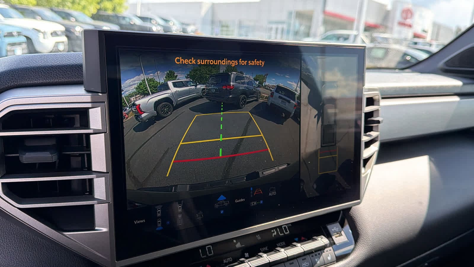 2025 Toyota Tundra Limited - Photo 16