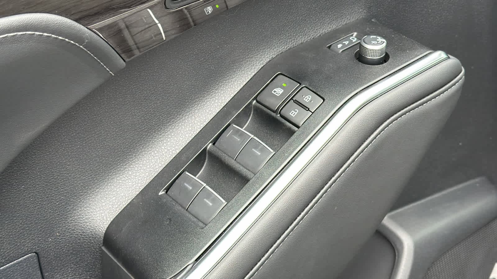 Thumbnail: 2026 Toyota Highlander - 22