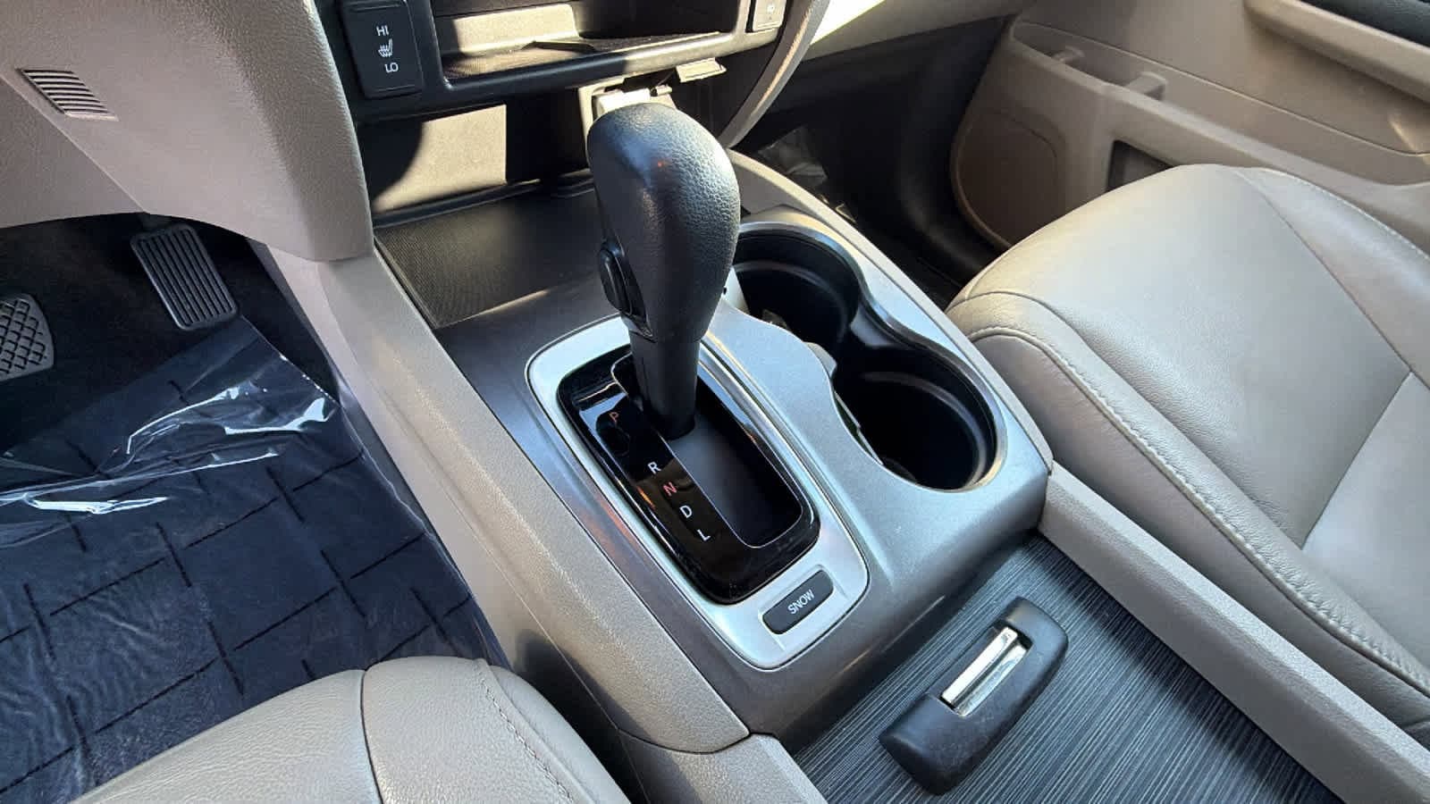 Thumbnail: 2017 Honda Pilot - 13