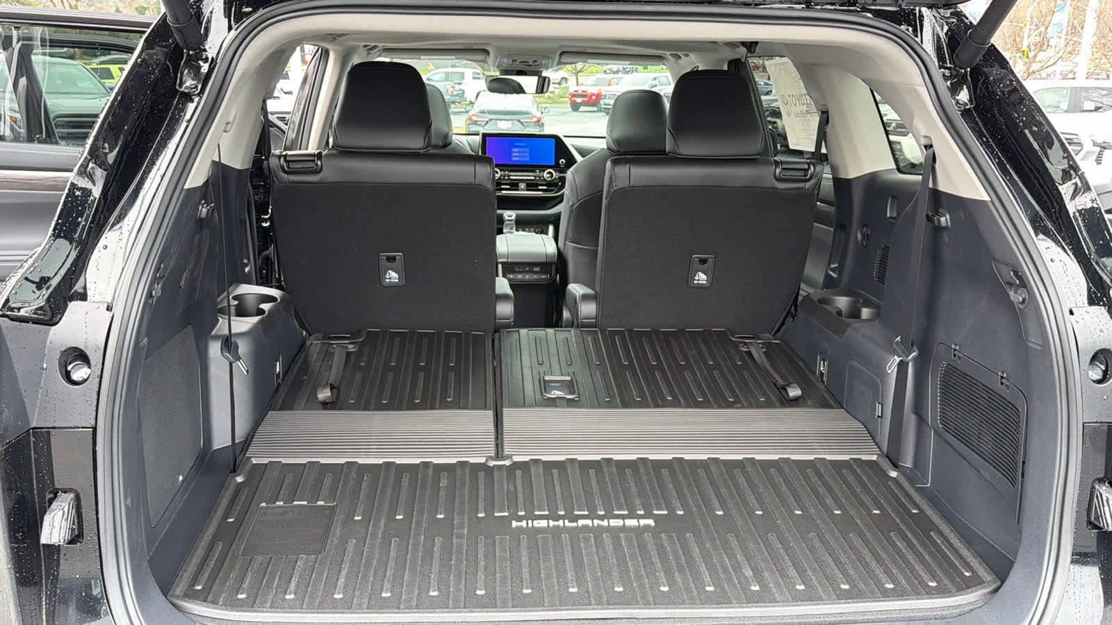 Thumbnail: 2026 Toyota Highlander - 27