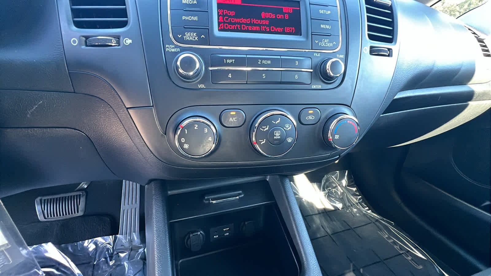 Thumbnail: 2016 Kia Forte - 14