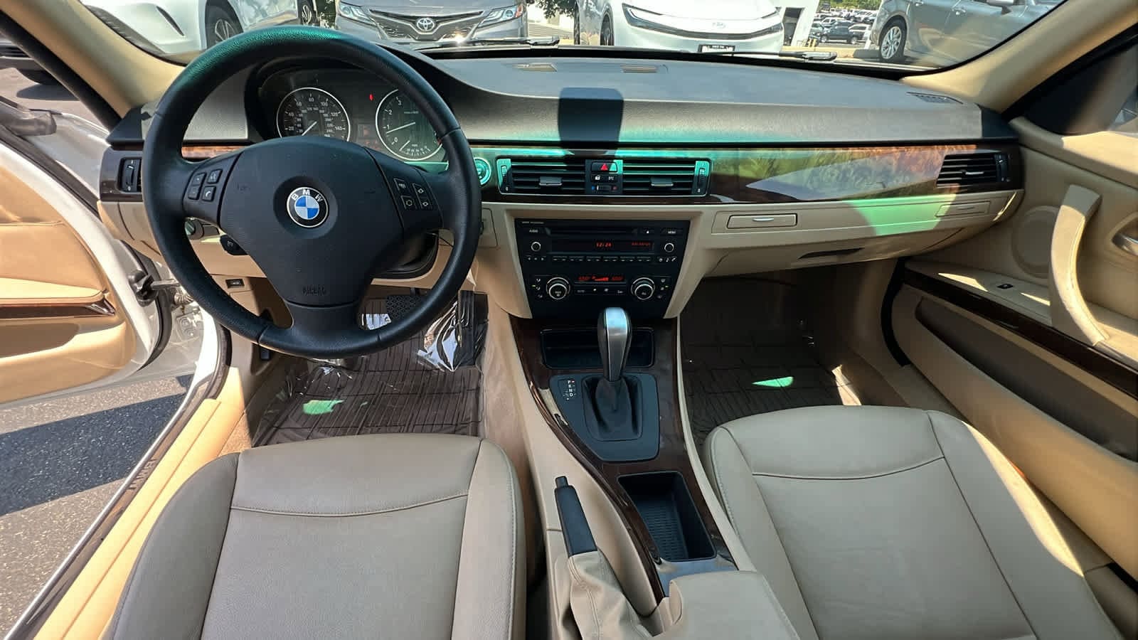 Thumbnail: 2010 BMW 3 Series - 26