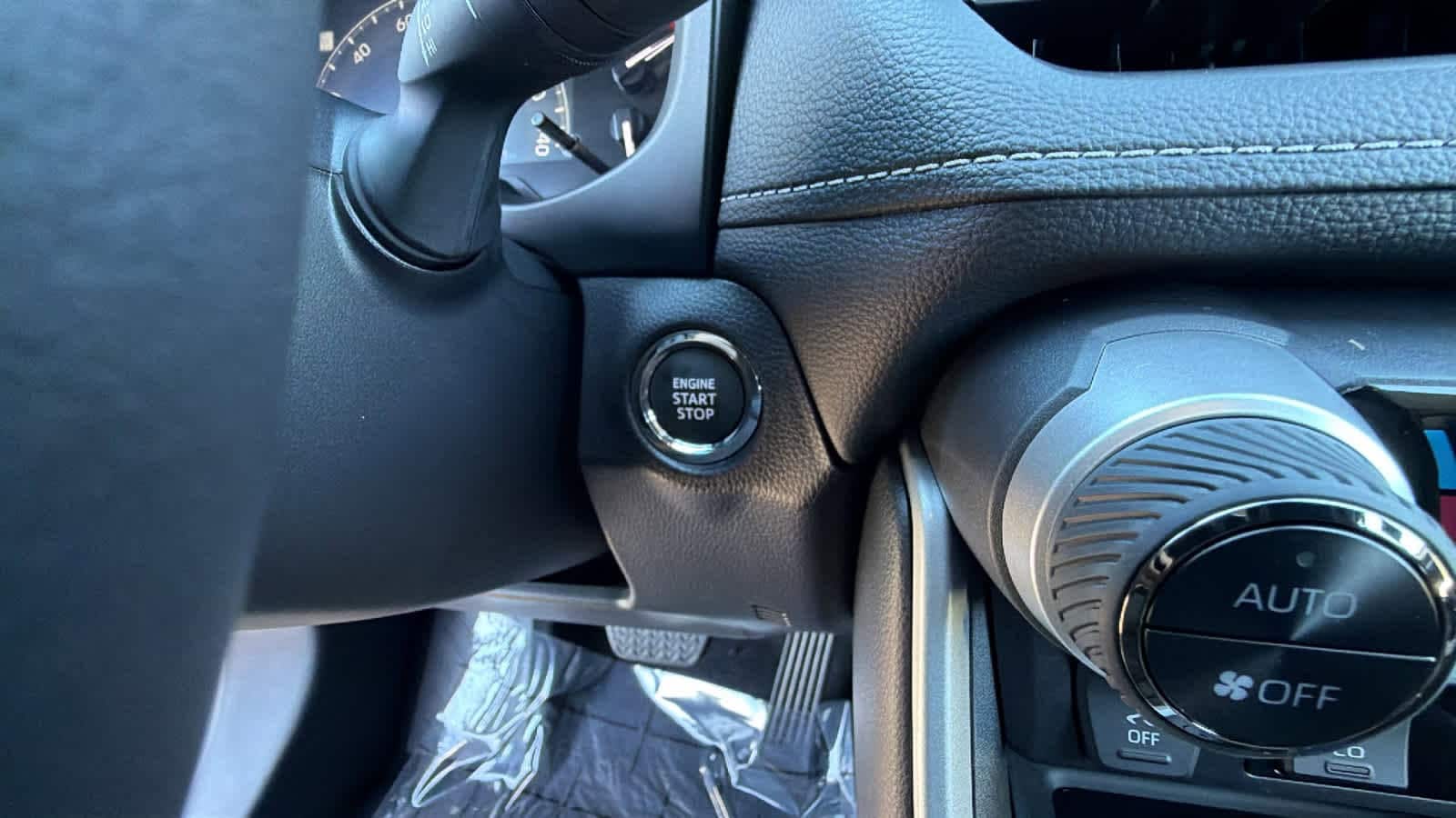 Thumbnail: 2025 Toyota RAV4 - 17