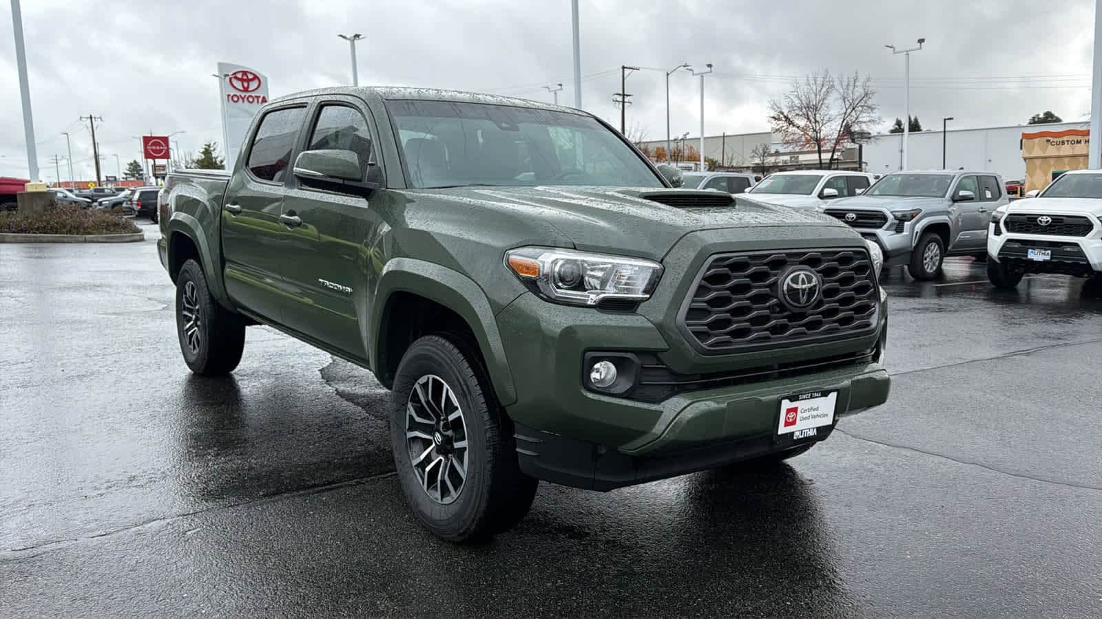 Thumbnail: 2022 Toyota Tacoma - 3