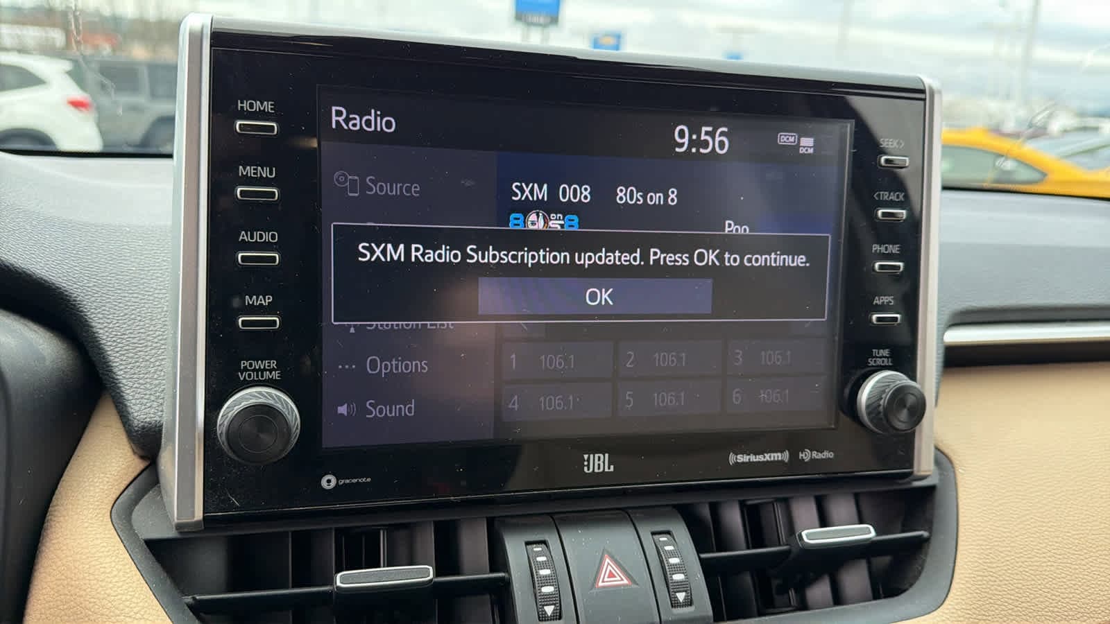 Thumbnail: 2022 Toyota RAV4 - 15