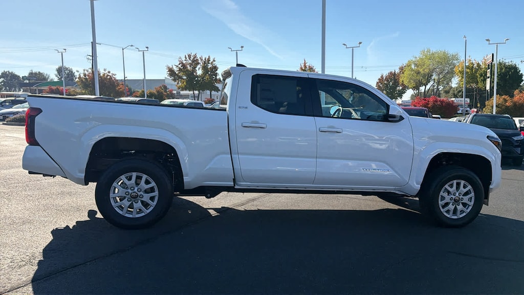 New 2025 Toyota Tacoma SR5 4X4 DBL CAB LONG BED