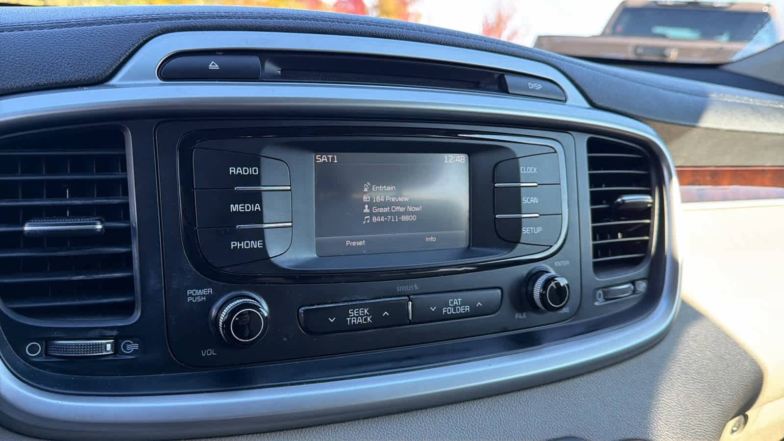 Thumbnail: 2016 Kia Sorento - 15