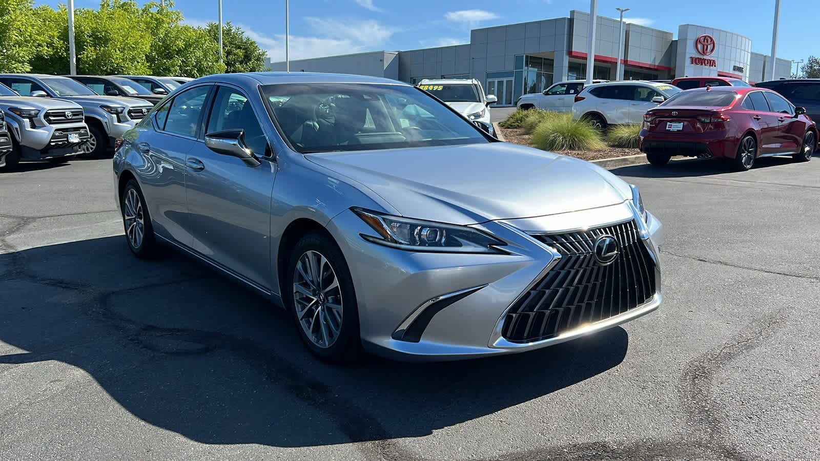 2022 Lexus ES 350 photo 3