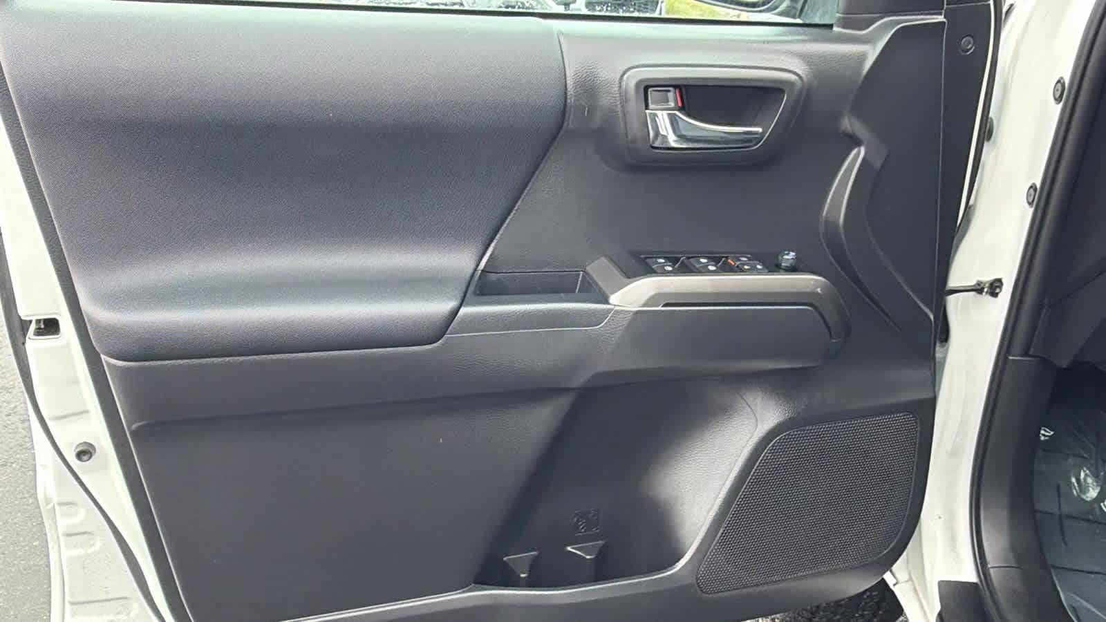 Thumbnail: 2023 Toyota Tacoma - 23