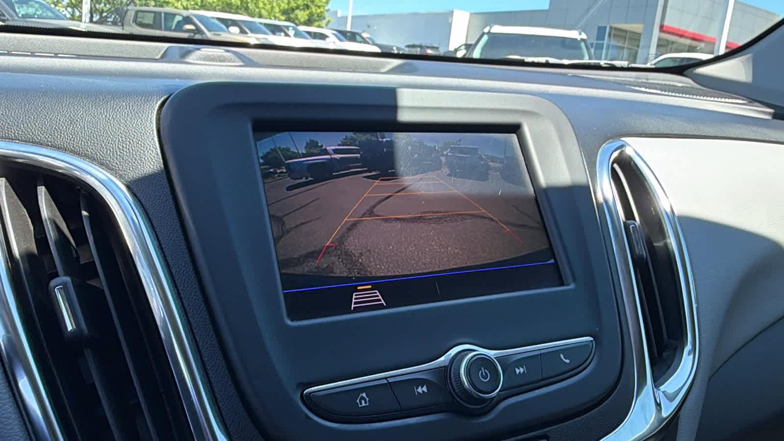 Thumbnail: 2021 Chevrolet Equinox - 15