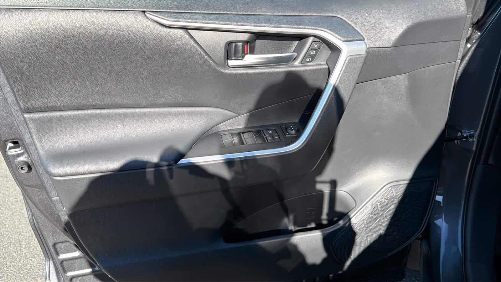 Thumbnail: 2025 Toyota RAV4 - 23