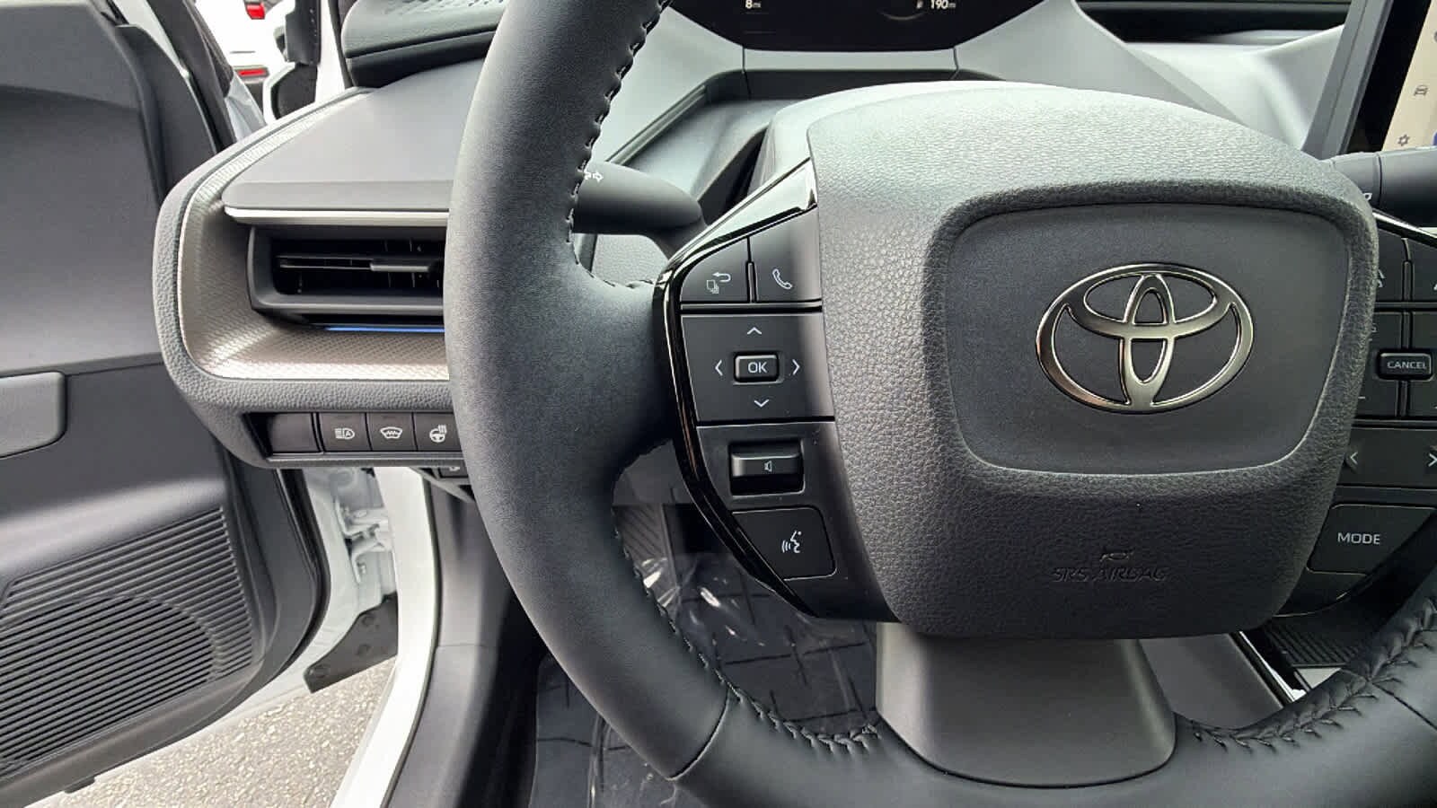 2026 Toyota Prius XLE - Photo 19