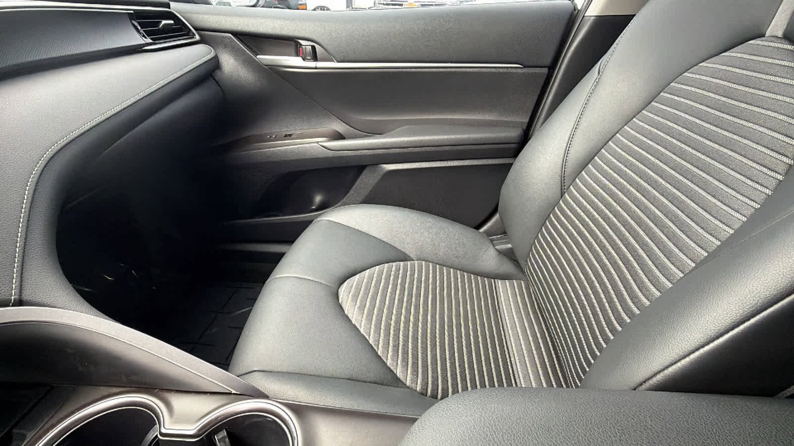 Thumbnail: 2024 Toyota Camry - 12