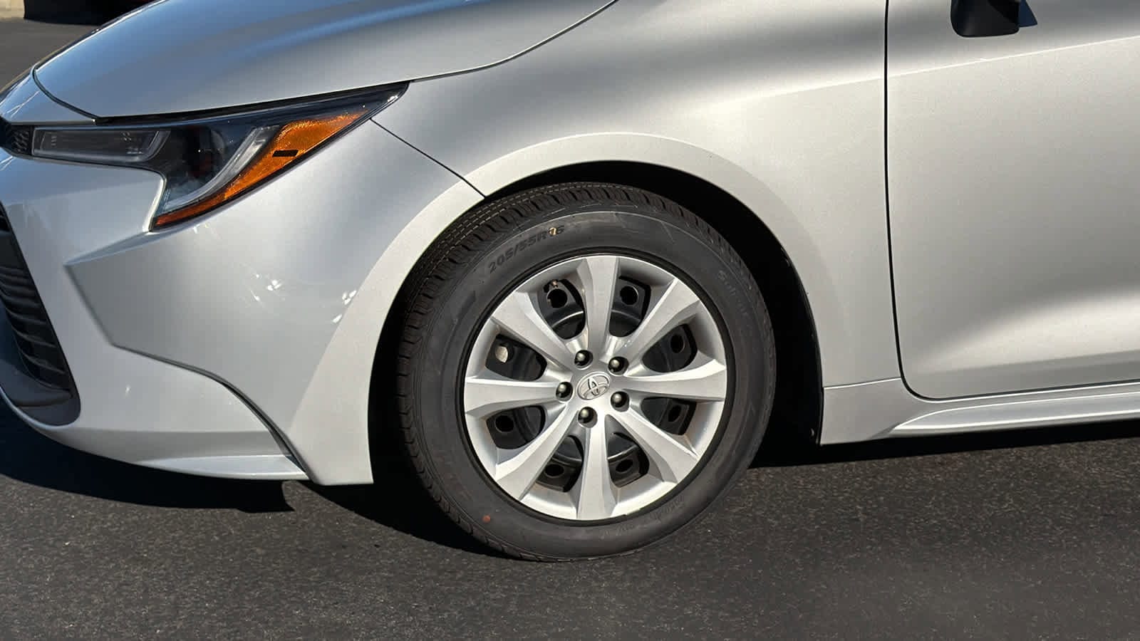 Thumbnail: 2024 Toyota Corolla - 9