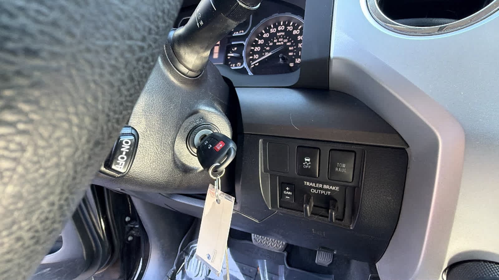2018 Toyota Tundra SR5 - Photo 17
