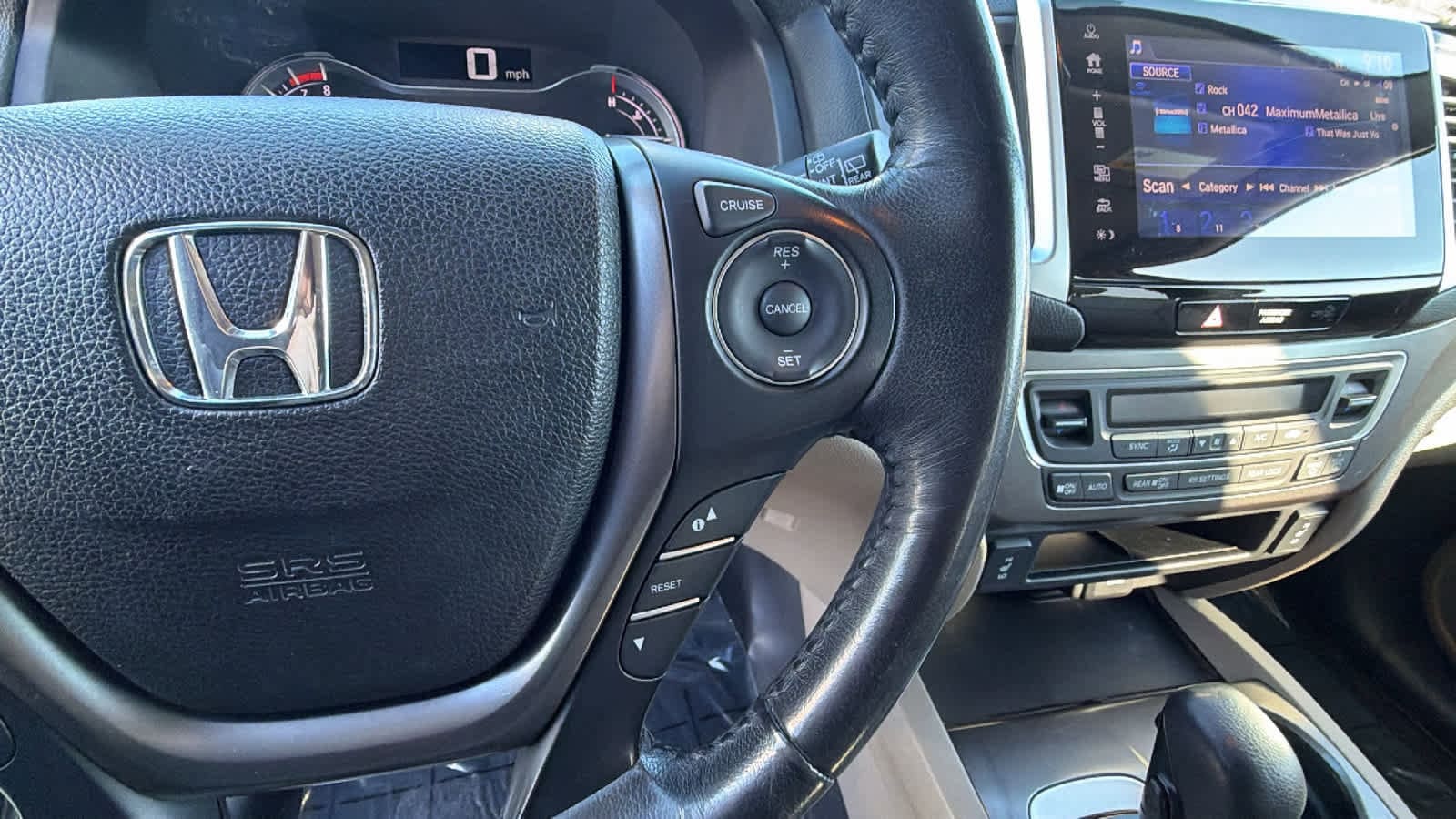 Thumbnail: 2017 Honda Pilot - 20