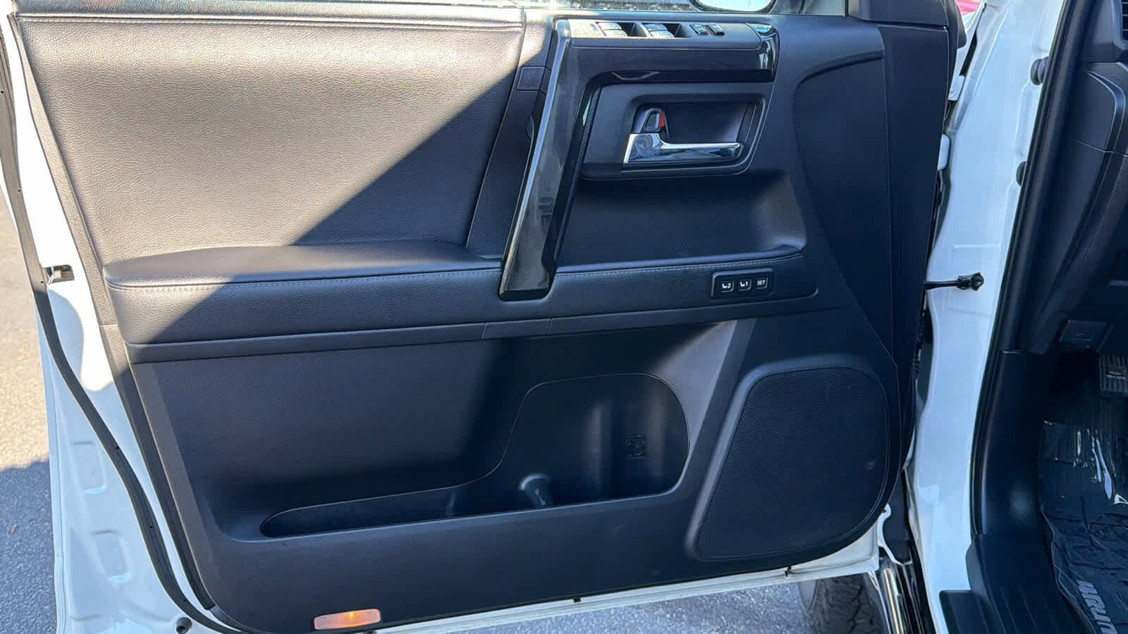 Thumbnail: 2020 Toyota 4Runner - 23