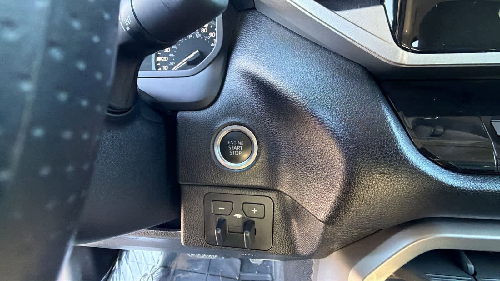 Thumbnail: 2023 Toyota Tundra - 17