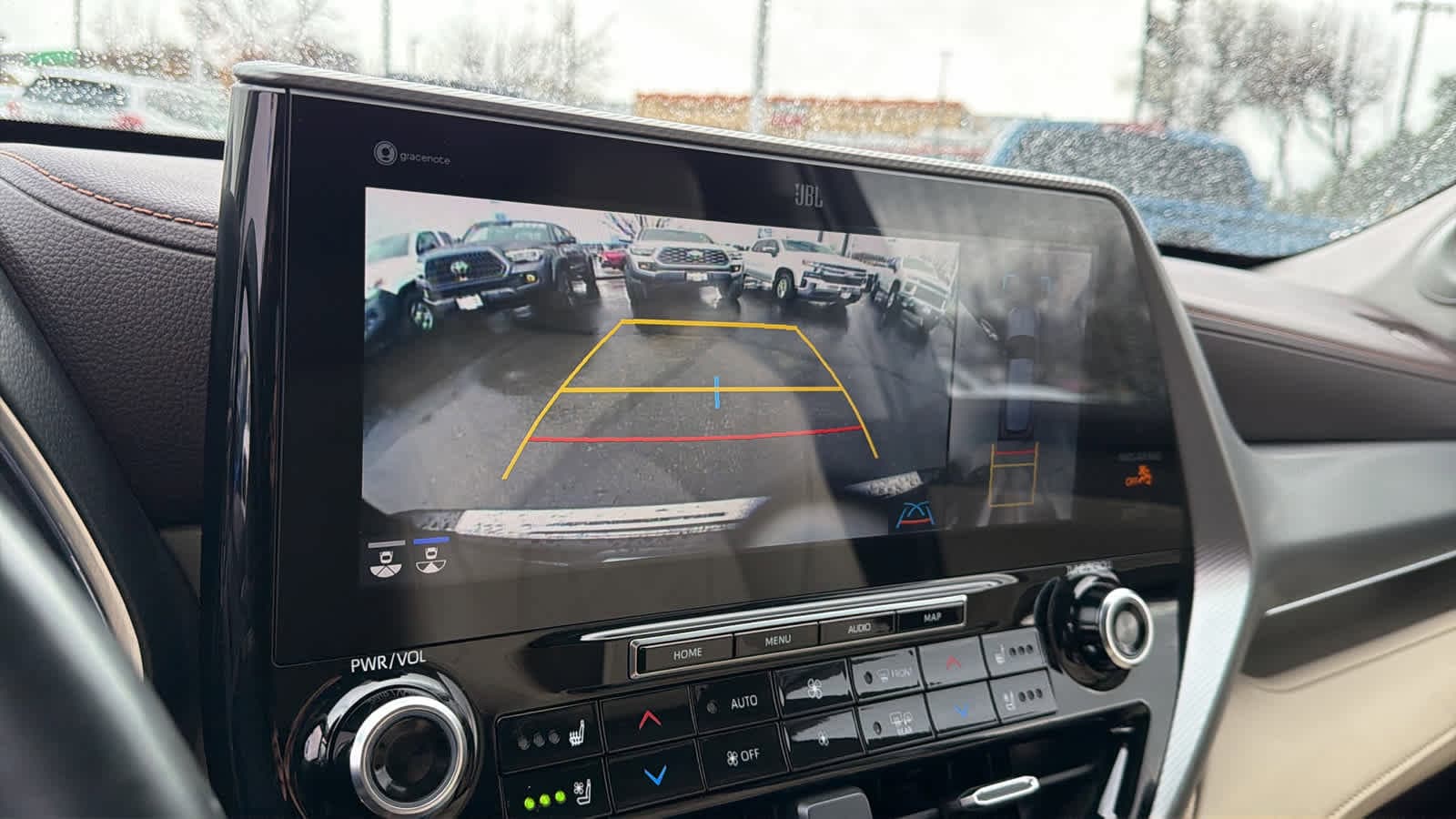 Thumbnail: 2022 Toyota Highlander - 16