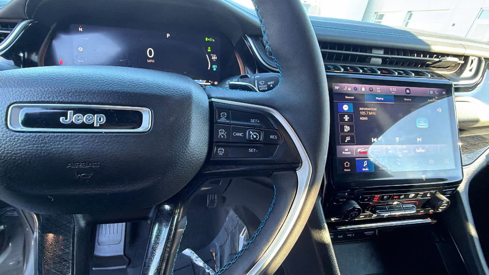 Thumbnail: 2022 Jeep Grand Cherokee - 20