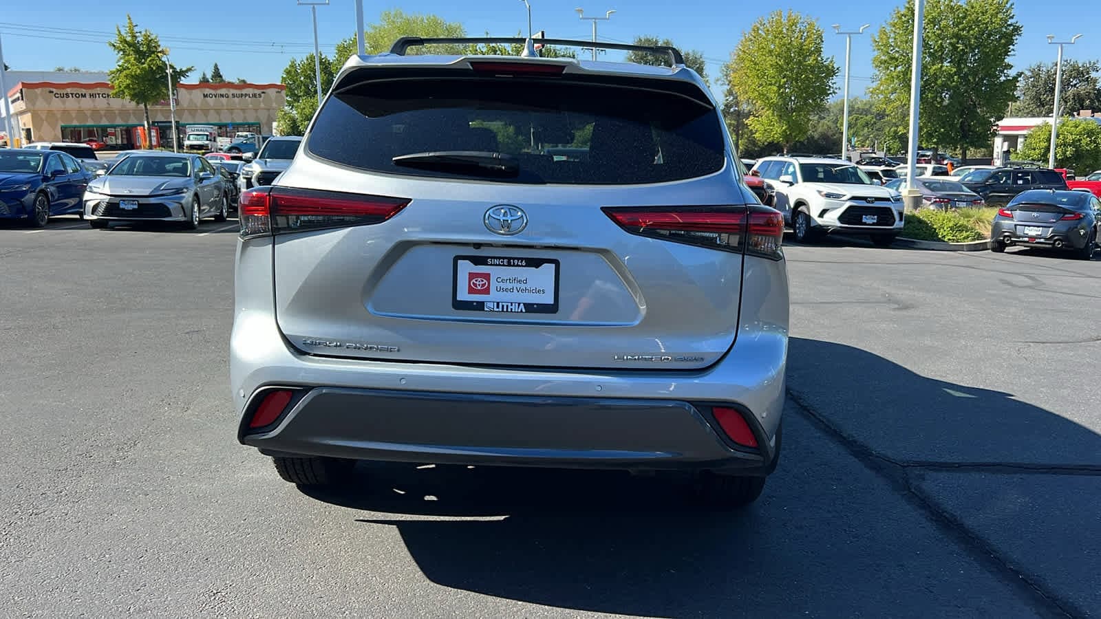 Thumbnail: 2023 Toyota Highlander - 6