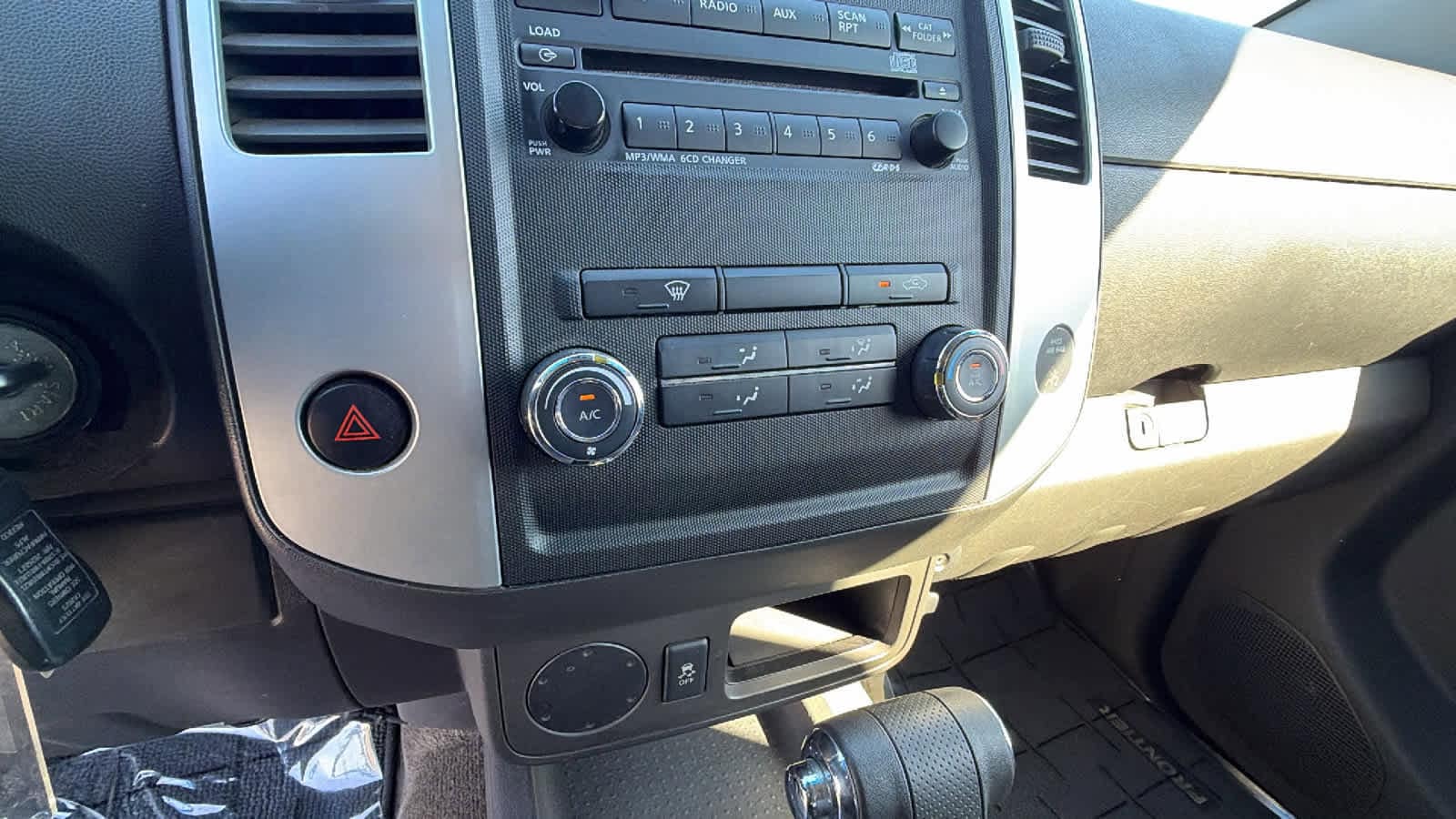 Thumbnail: 2012 Nissan Frontier - 14