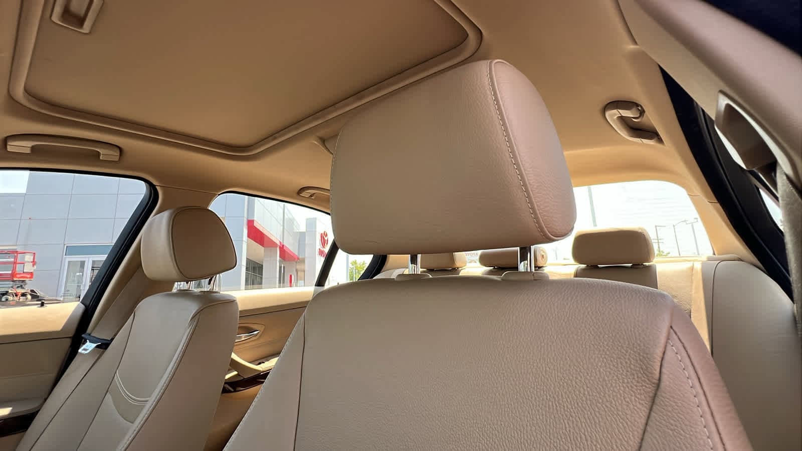 Thumbnail: 2010 BMW 3 Series - 11