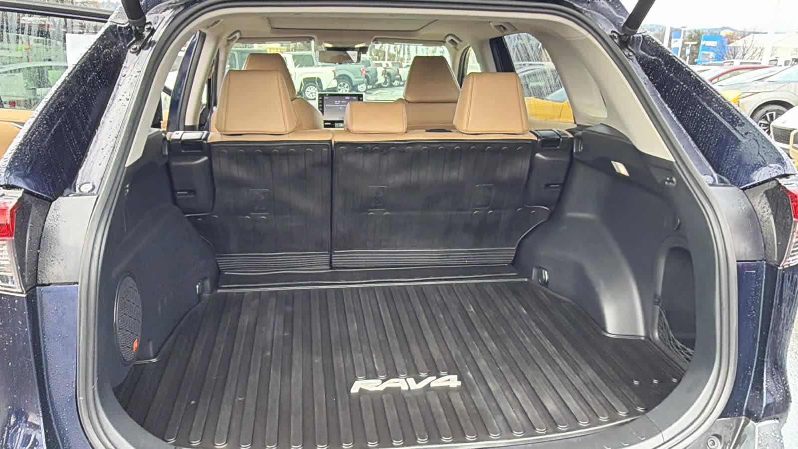 Thumbnail: 2022 Toyota RAV4 - 27