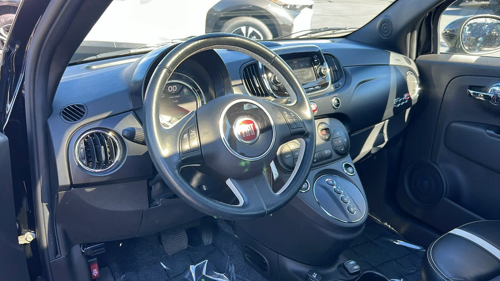2019 Fiat 500e  2