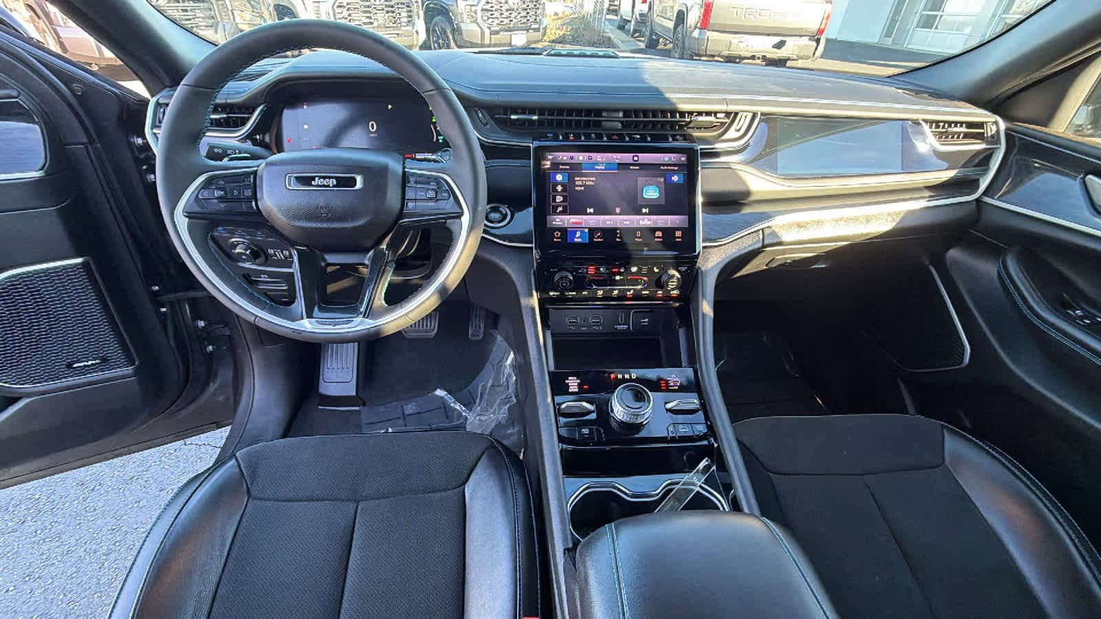 Thumbnail: 2022 Jeep Grand Cherokee - 26