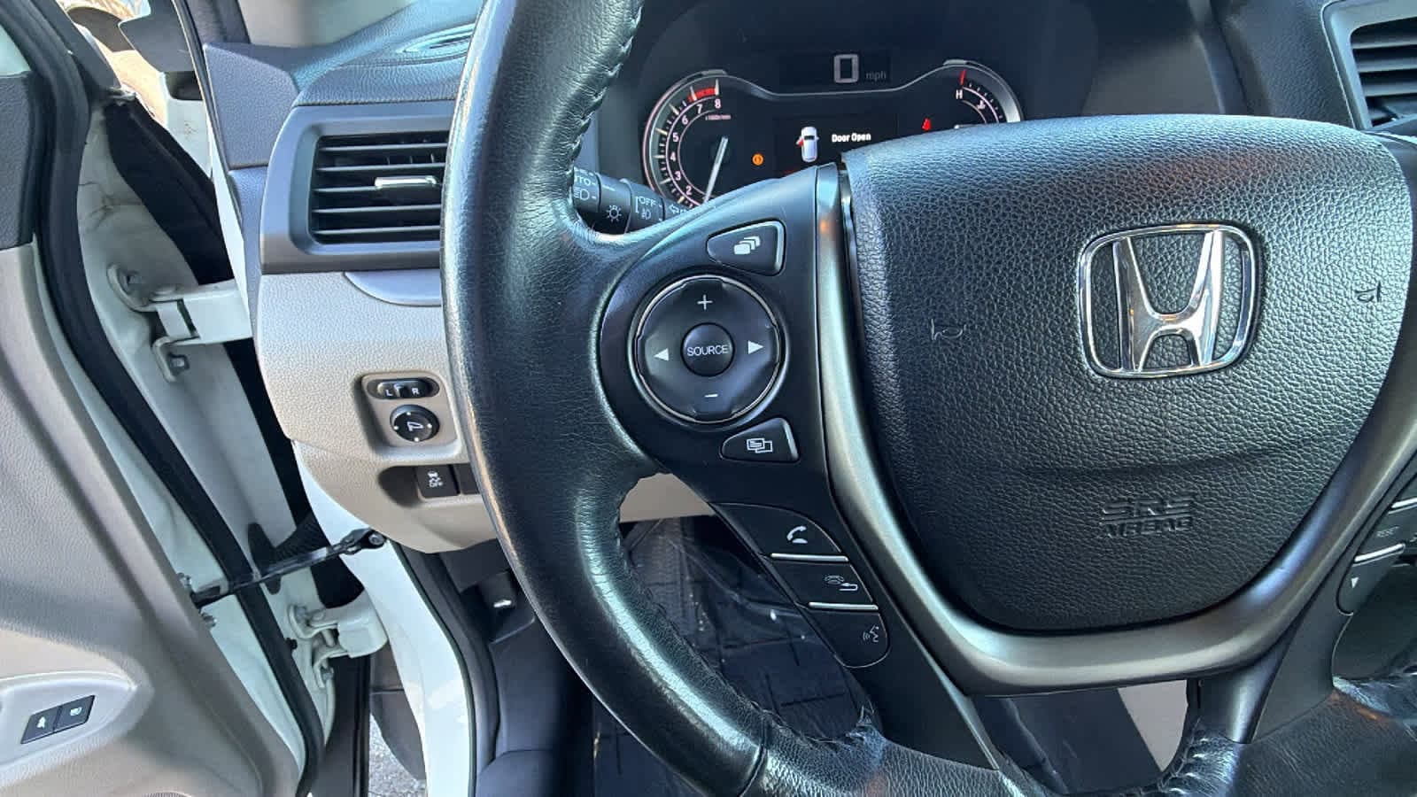 Thumbnail: 2017 Honda Pilot - 19