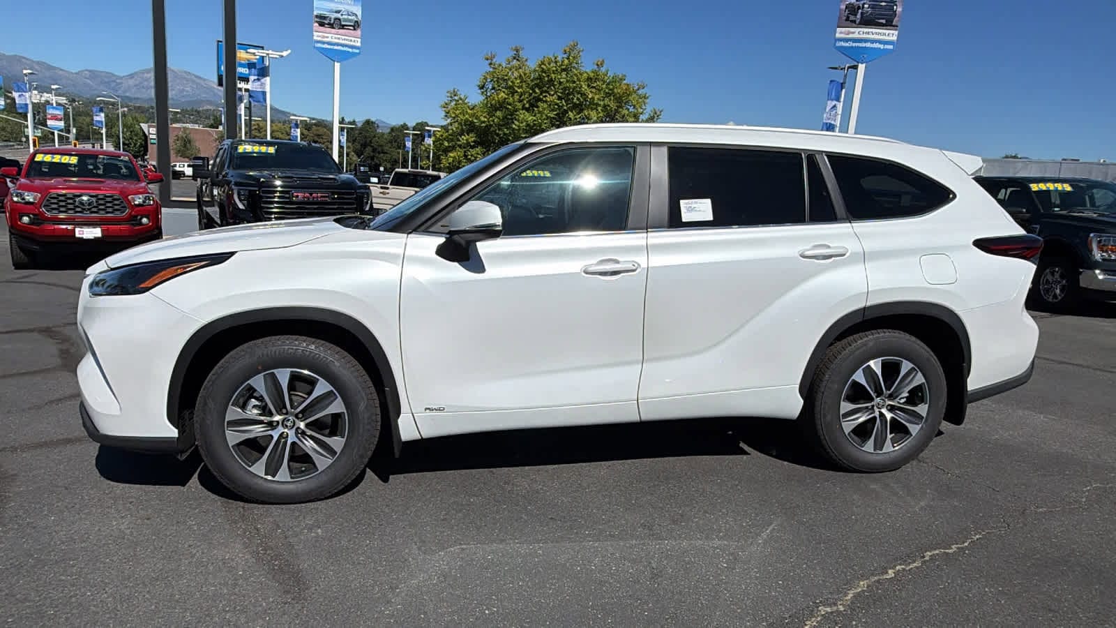 Thumbnail: 2026 Toyota Highlander - 8