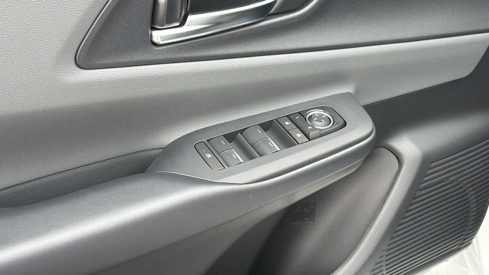 2026 Toyota Prius XLE - Photo 22