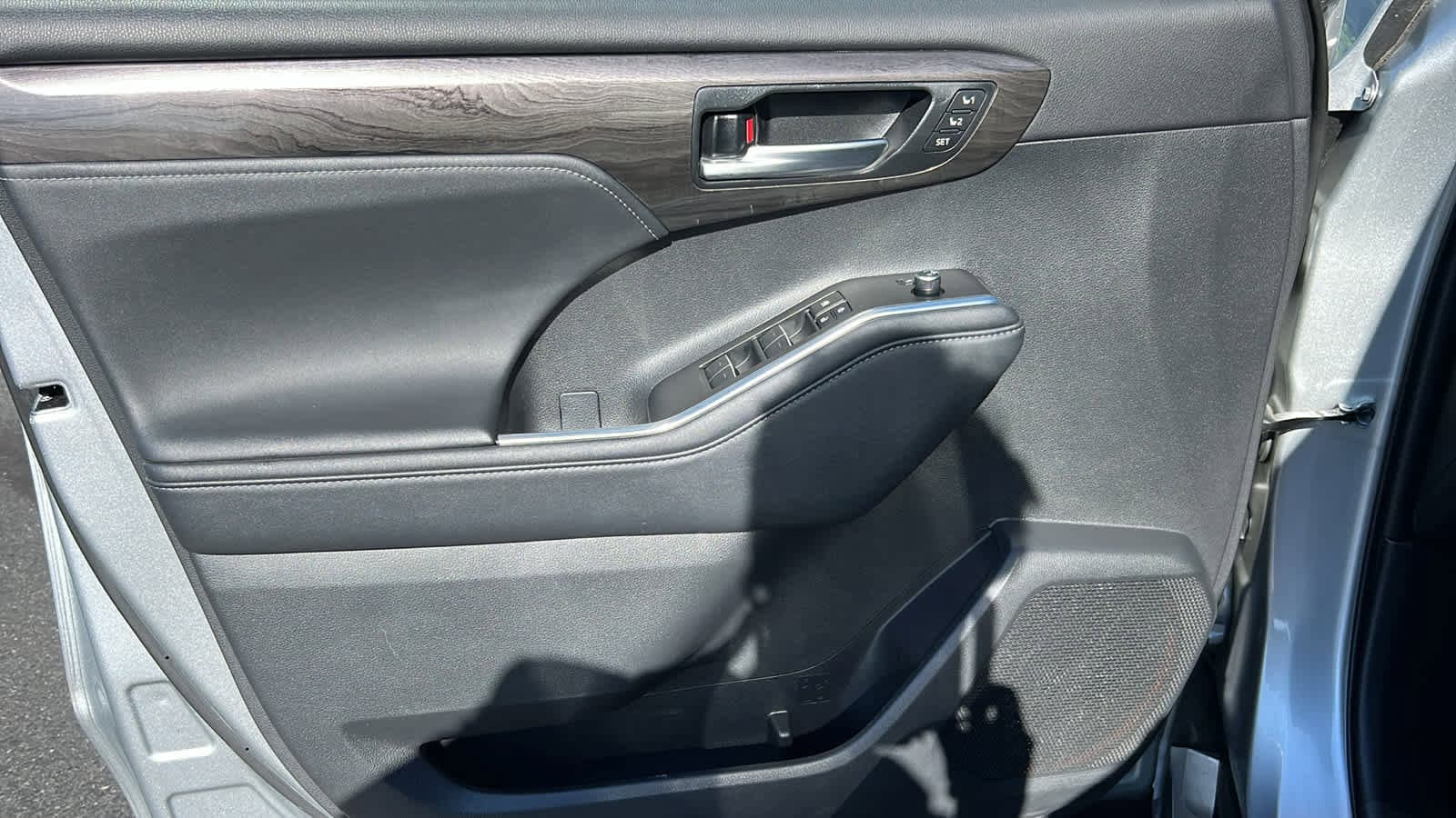 Thumbnail: 2023 Toyota Highlander - 23