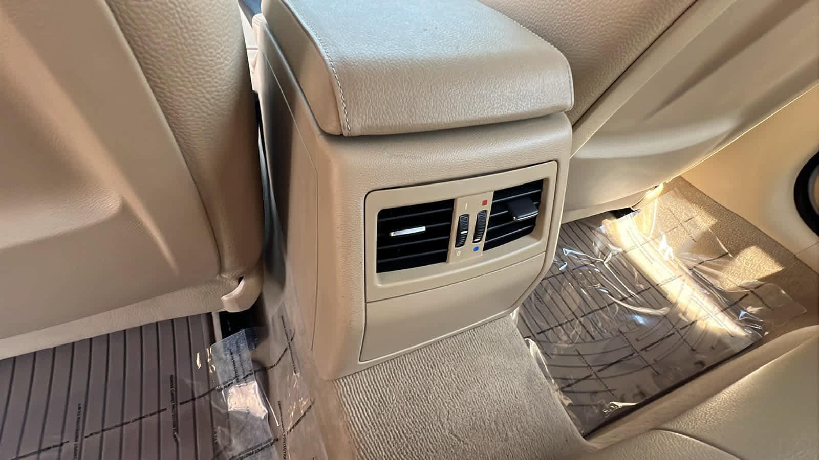 Thumbnail: 2010 BMW 3 Series - 25