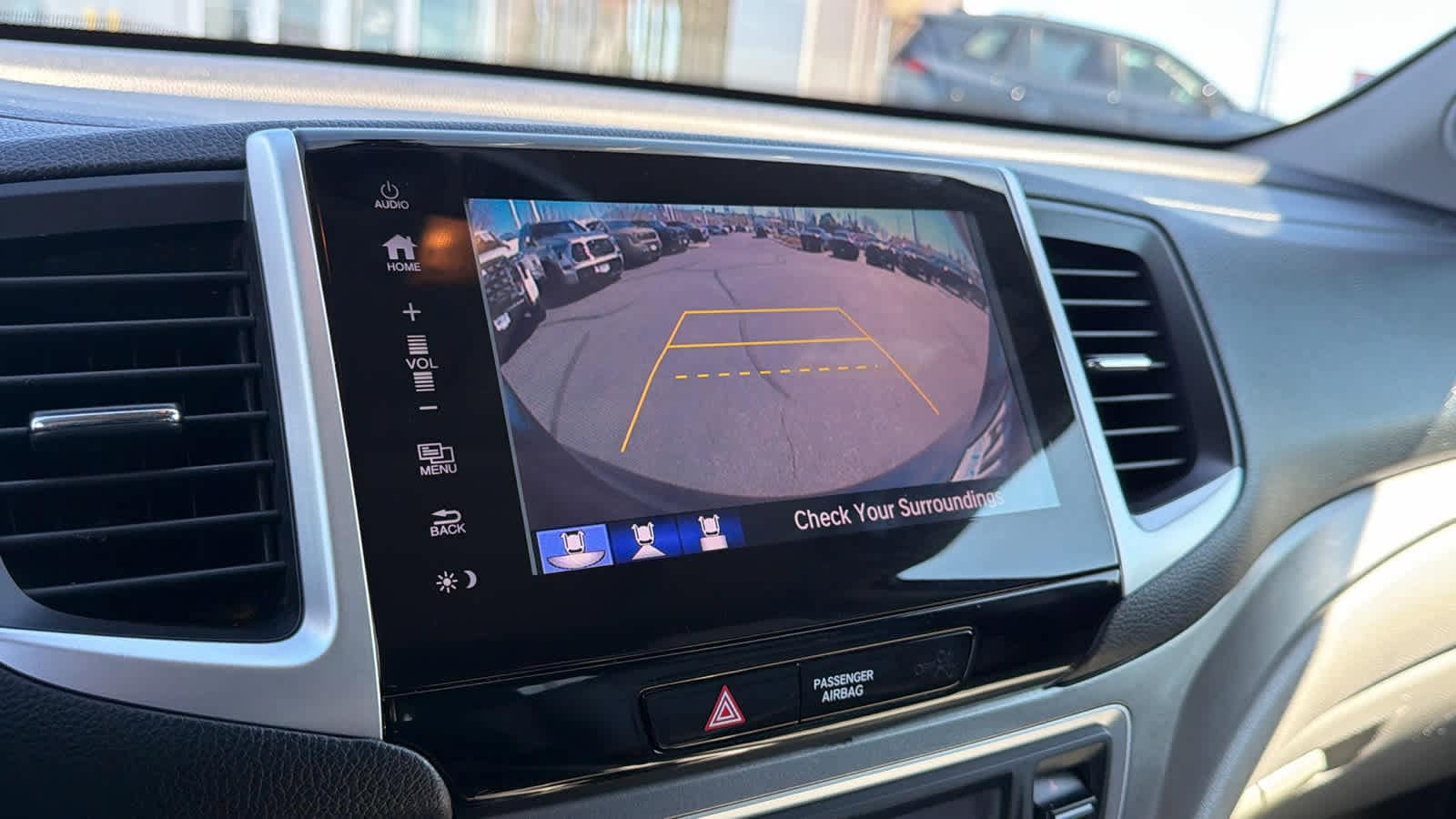 Thumbnail: 2018 Honda Pilot - 16