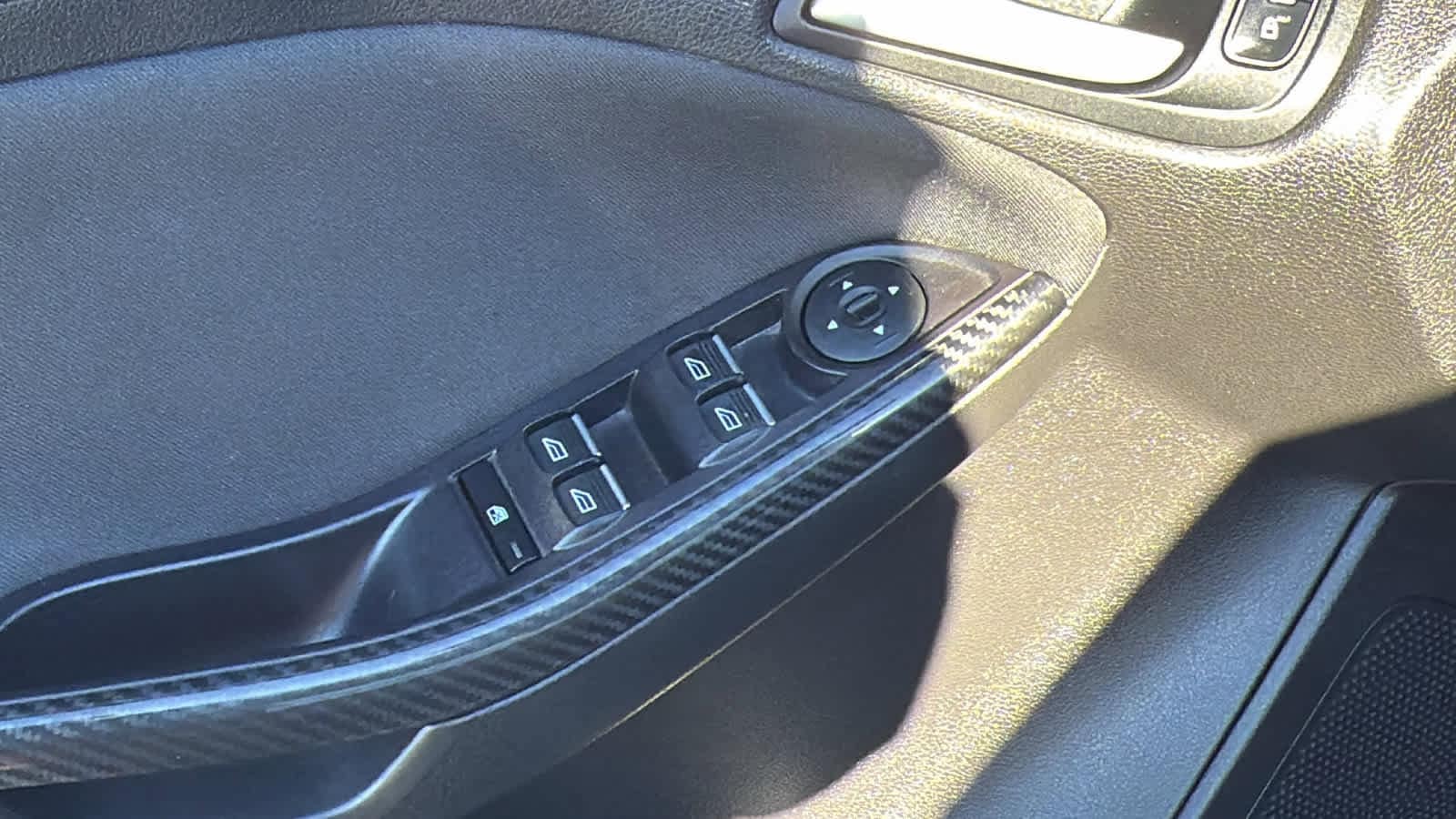 Thumbnail: 2016 Ford Focus - 22