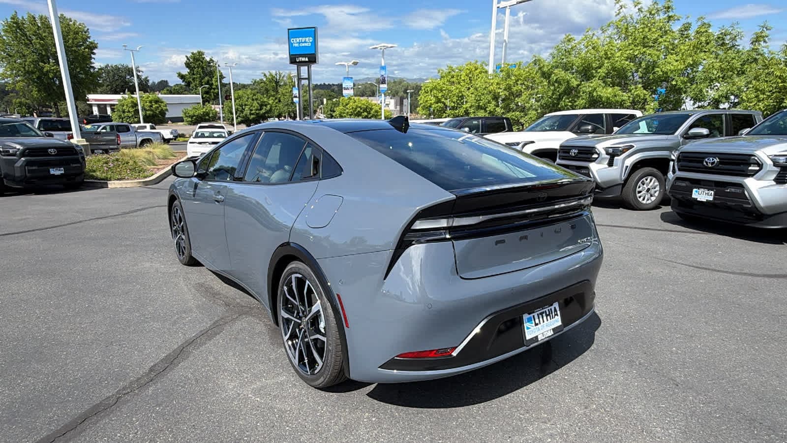 2026 Toyota Prius Plug-in Hybrid XSE Premium - Photo 7