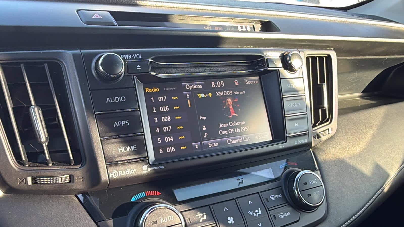 Thumbnail: 2017 Toyota RAV4 - 15