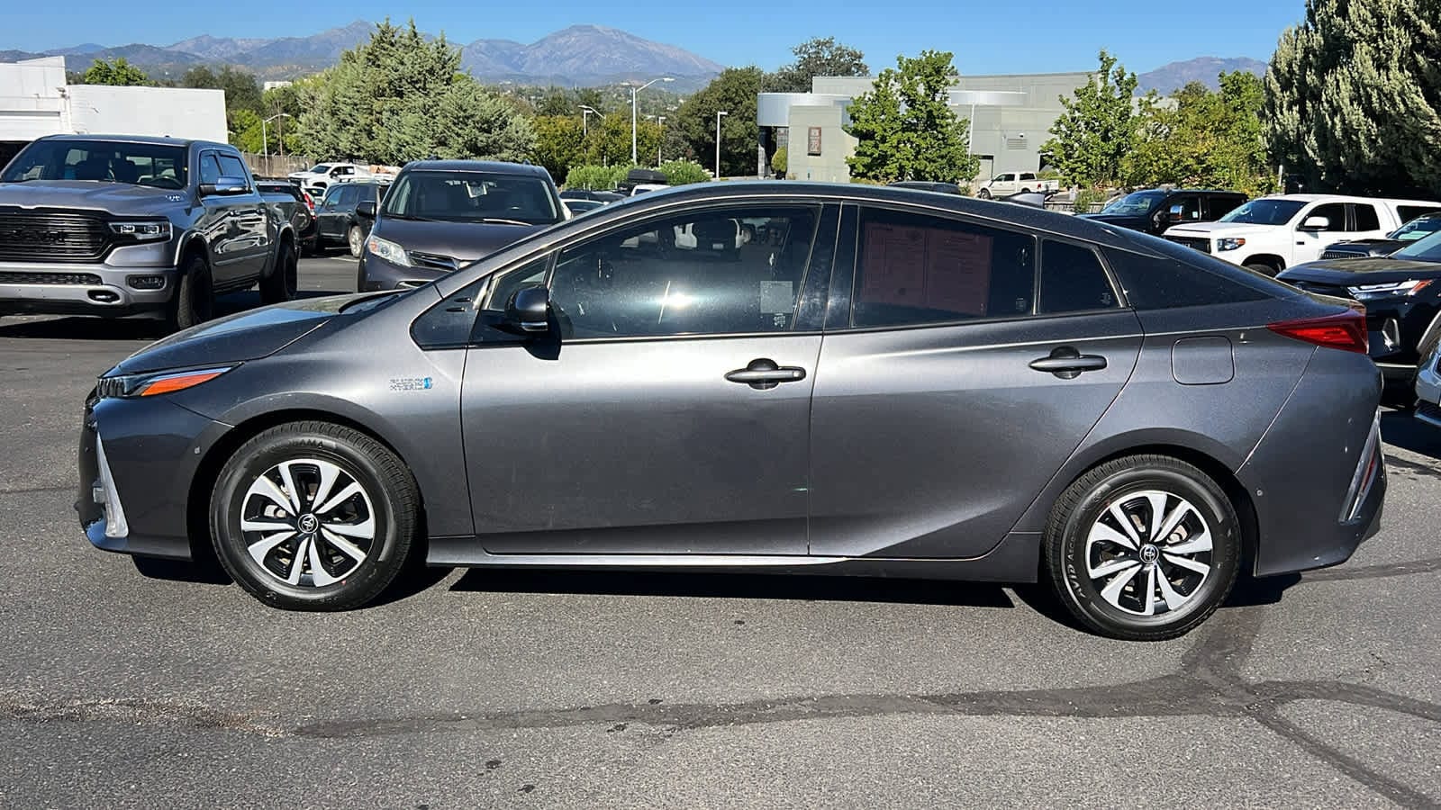 Thumbnail: 2019 Toyota Prius Prime - 8