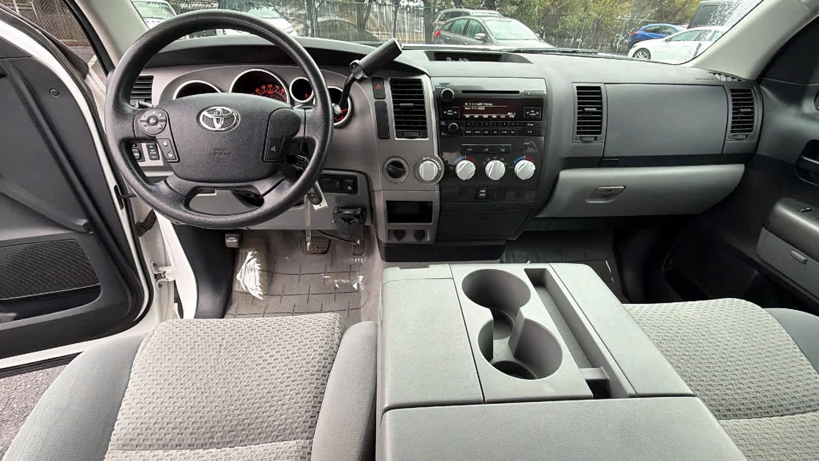 Thumbnail: 2011 Toyota Tundra - 26